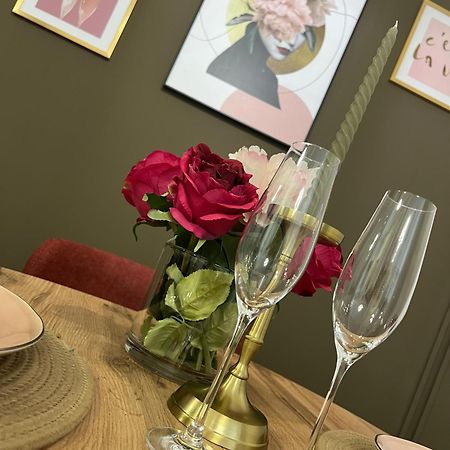 Apartament Judy Орадя Екстер'єр фото