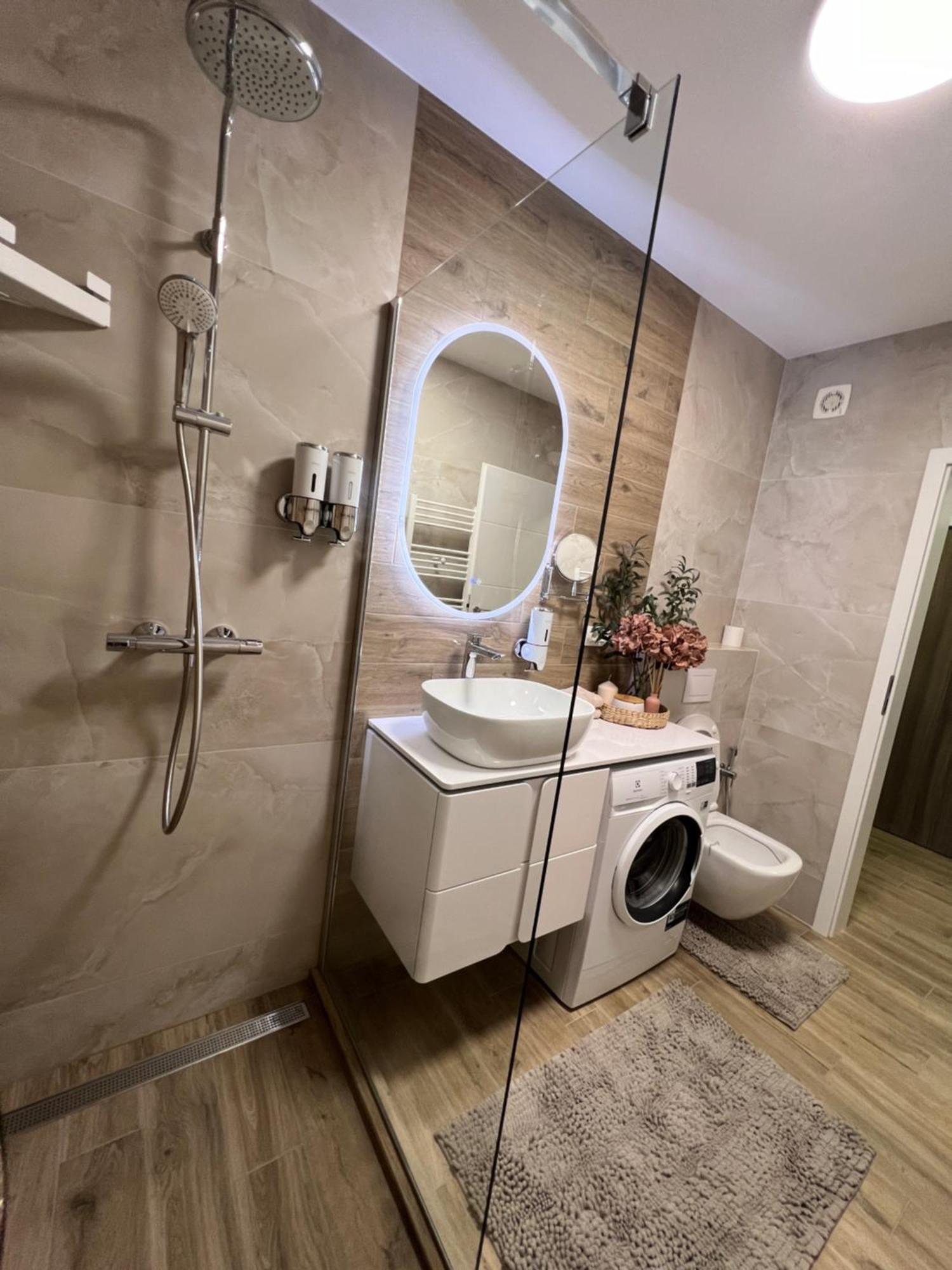 Apartament Judy Орадя Екстер'єр фото